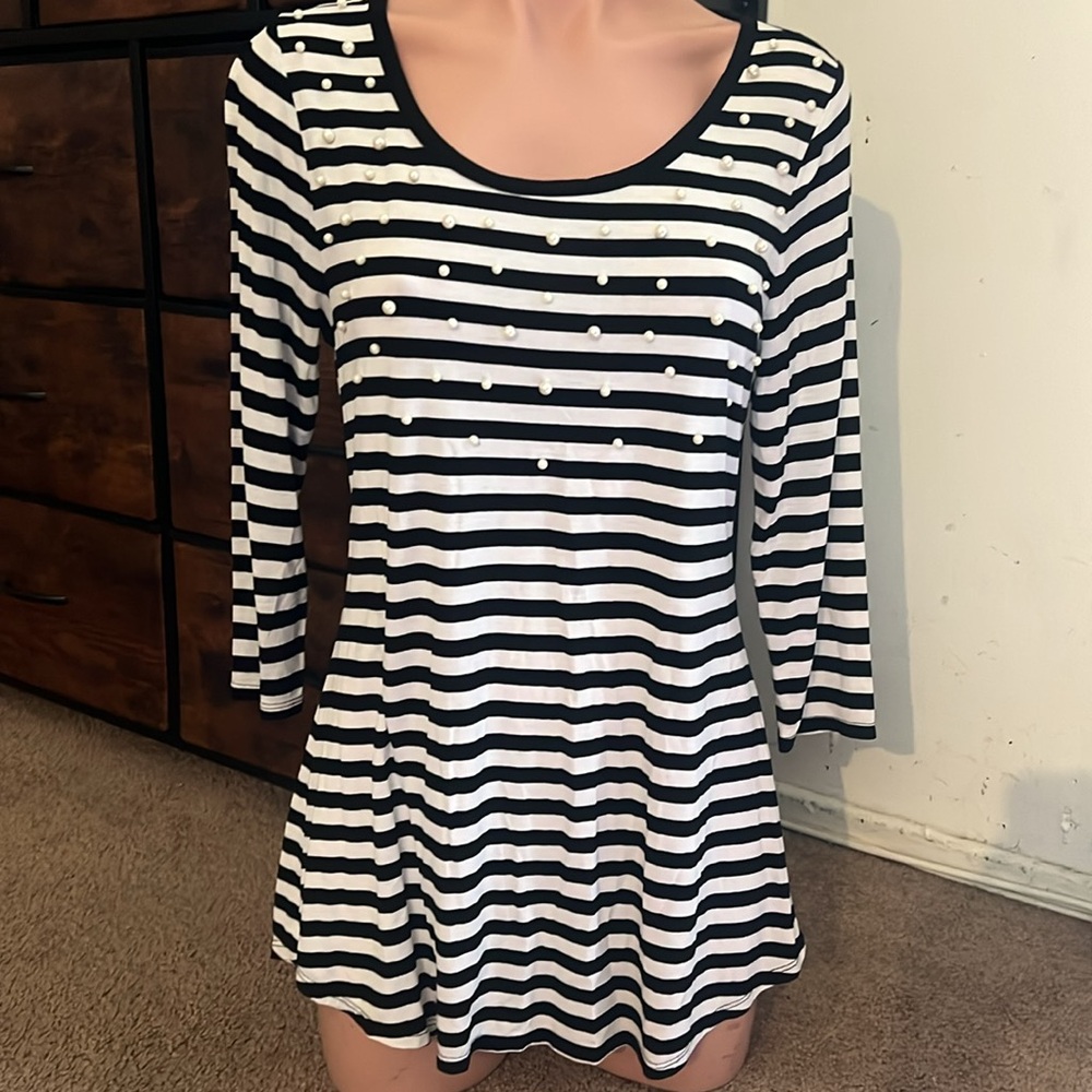 #76 Black and White Striped Top by Beldini
